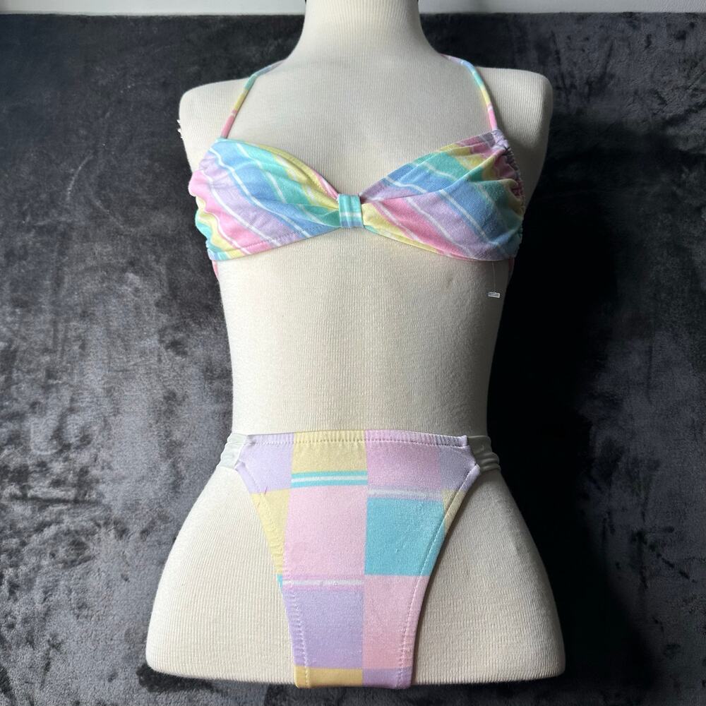 Vintage 80s/90s Bikini Swim Mixed Suit Blue and pastel
Women’s Size XS/s